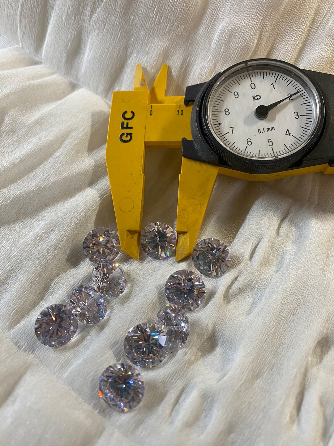 White Cubic Zirconia Loose Gemstones - 7mm Round Star Cut AAAAAA Quality, 50 Pieces Lot - View #4