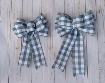 Farmhouse Gray and White Buffalo Check Bow