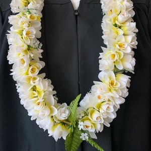Class of 2024 Hawaiian Rose Flower Lei Fabric Flower Lei Graduation Lei Wedding Lei Birthday Lei Hawaiian Artificial Flower Lei WHITE YELLOW