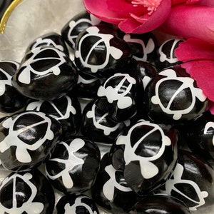 LOOSE Kukui Nuts Hawaiian Kukui Nuts Loose for Lei Making and Kukui Nut Crafts   Wood Beads Hawaiian TURTLE Honu WHITE 10 pcs