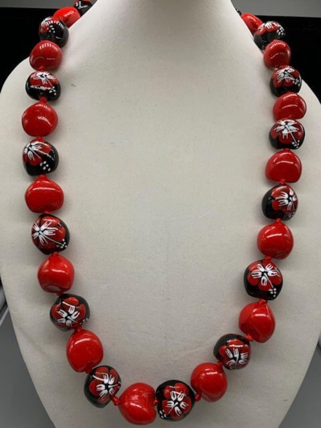 Hawaiian Kukui Nut Lei Class of 2026 Graduation Lei Necklace BLACK
