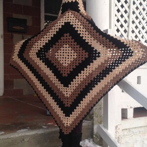 Crochet PATTERN Hooded blanket, granny square hooded blanket, afghan blanket with hood, crochet afghan with hood image 3