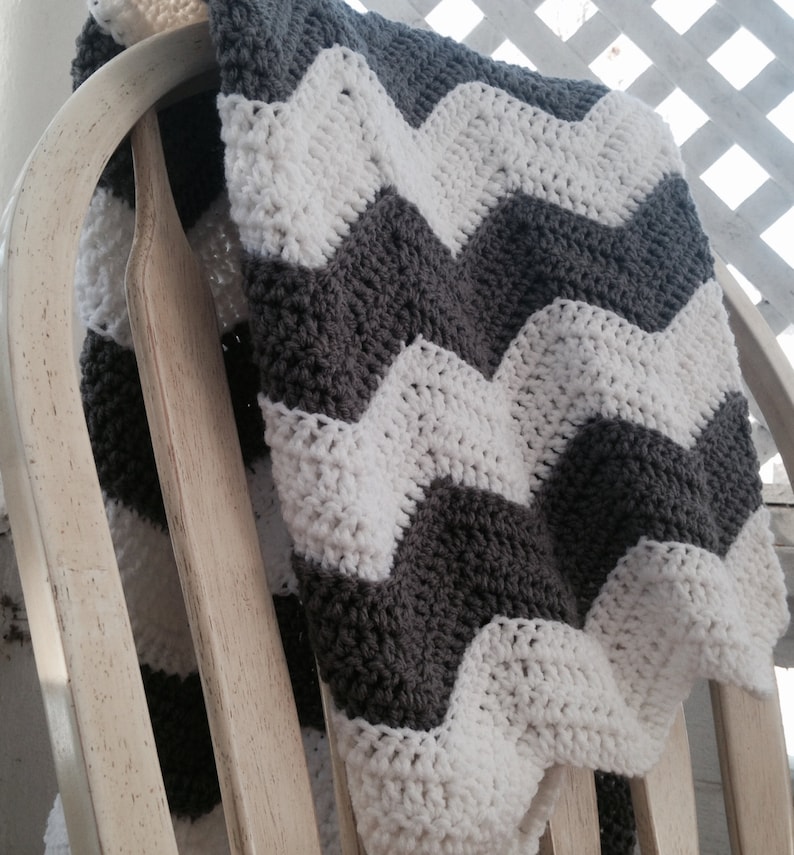 Crochet PATTERN Ripple baby blanket, baby blanket pattern, chevron blanket pattern, ripple blanket pattern, crochet baby afghan image 1