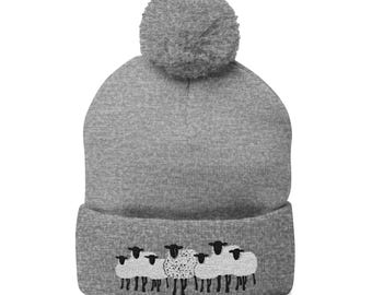 Gorro de punto con pompón de oveja curiosa bordada / Gorro de oveja