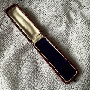 Antique Vintage Red Stick Pin Jewellery Box Vintage Jewelry Case Unnamed