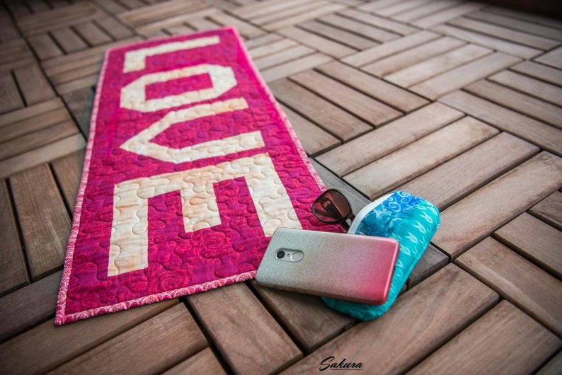 QuiltAndBeyond Table Runner