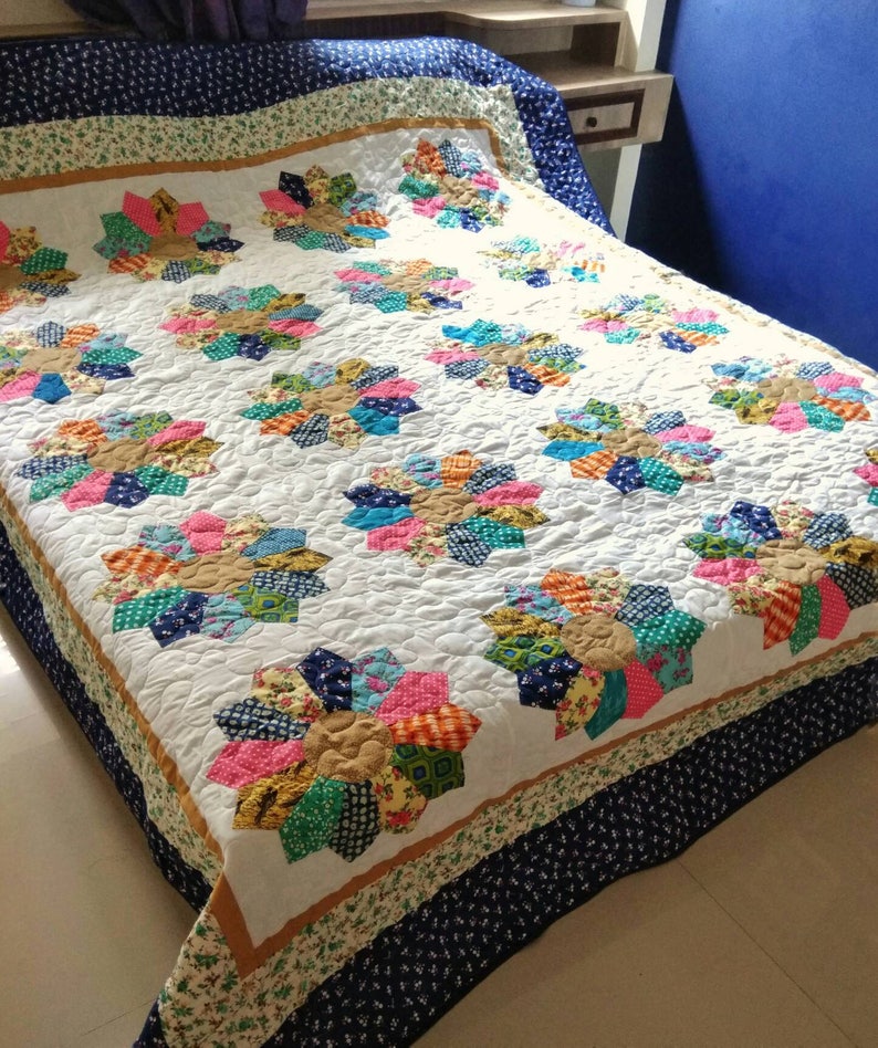 Heirloom Quilt Queen Size Quilt Sale Dresden Plate Quilt Etsy