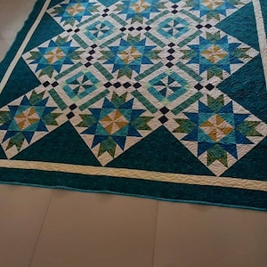 Queen size quilt, blue and green quilt, bed quilt, custom queen quilt, wedding gift, gift for her, handmade quilt sale, homemade quilt image 5
