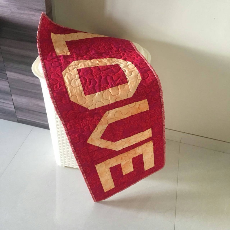 QuiltAndBeyond Table Runner - Thumbnail 4