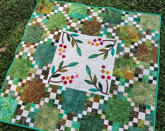 Grüne Quiltdecke, gesteppte Wandkunst, Wandquiltdecke Verkauf, Baumdecke, Babydecke, gesteppte Tischdecke, grünes Raumdekor, selbstgemachte Decke