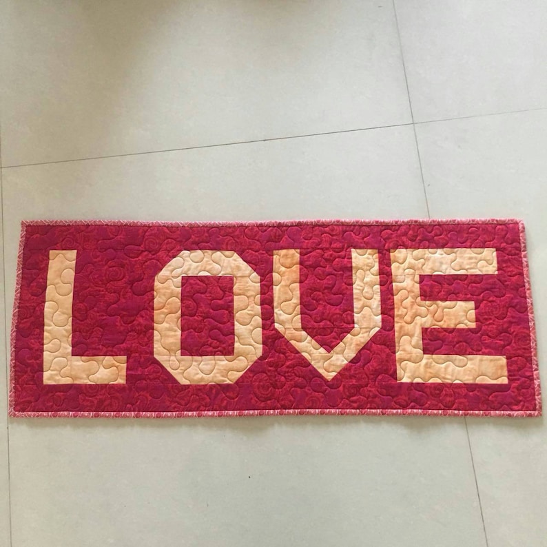 QuiltAndBeyond Table Runner - Thumbnail 3