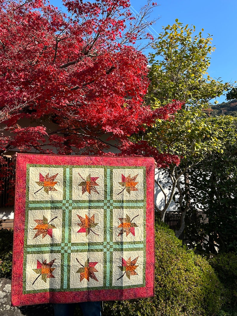 Fall quilt, maple leaf quilt, lap quilt, handmade quilt sale, quilted throw image 7