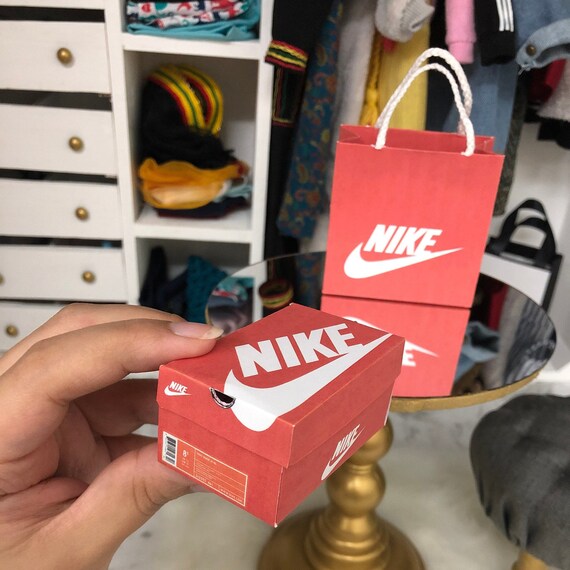 vapormax shoe box