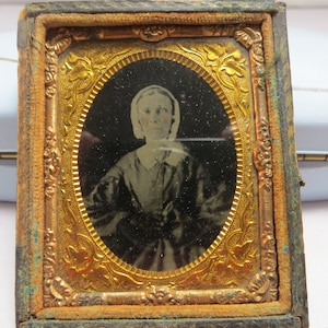 Antique Tinted Ambrotype Glass Photo 1/9 Plate Gilded Gold Frame Embossed Black Case with Hook Civil War Era
