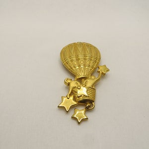 Vintage Signed JJ Brooch Hot Air Balloon Gold with Dangling Heart