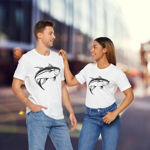 Koszulka z grafiką z tuńczykiem: Ocean Wildlife Tee, Letnia odzież plażowa