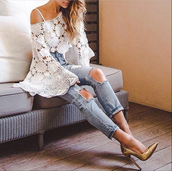 bell sleeve crop top outfit