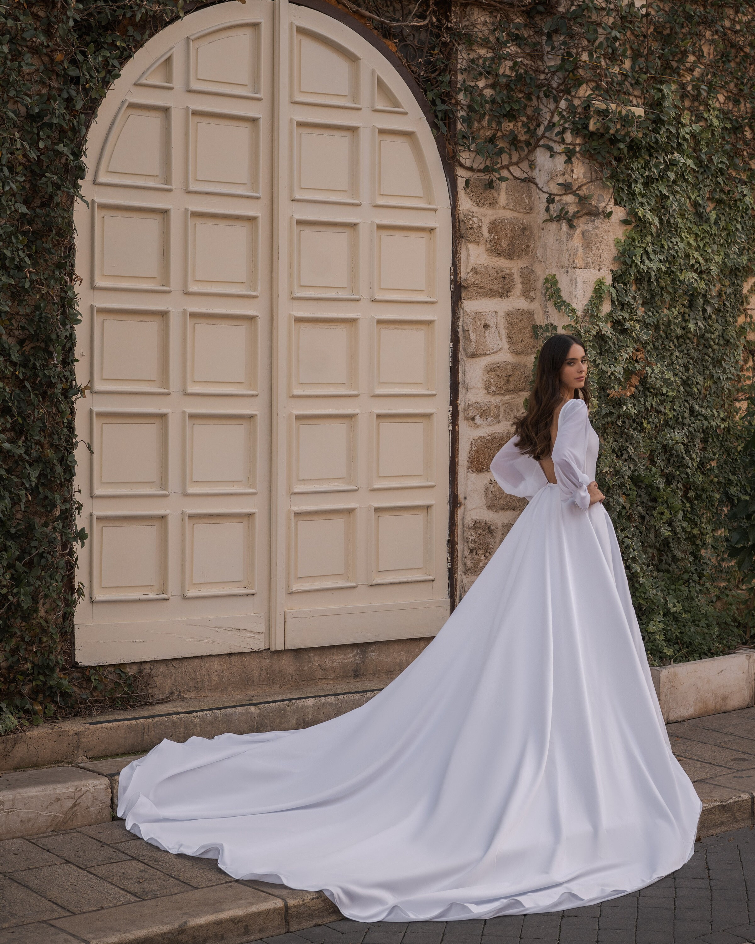 Unique long white best sale dresses