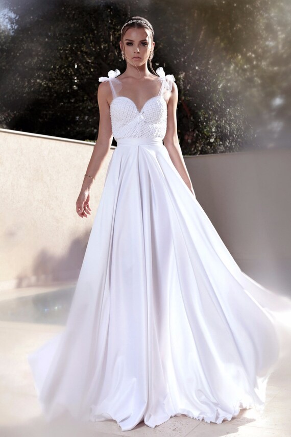 sweetheart fit and flare wedding dress