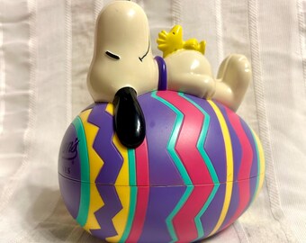 Vintage Snoopy Easter Egg Coin Bank