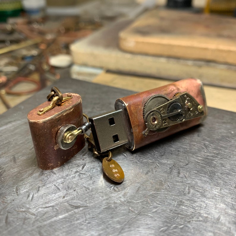 32GB Steampunk flash drive