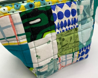 Quilted Standing Pouch in Patchwork Greens