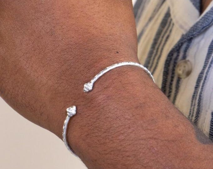 Handmade Bangle with Taj Mahal ends and Calypso Pattern in .925 Sterling Silver