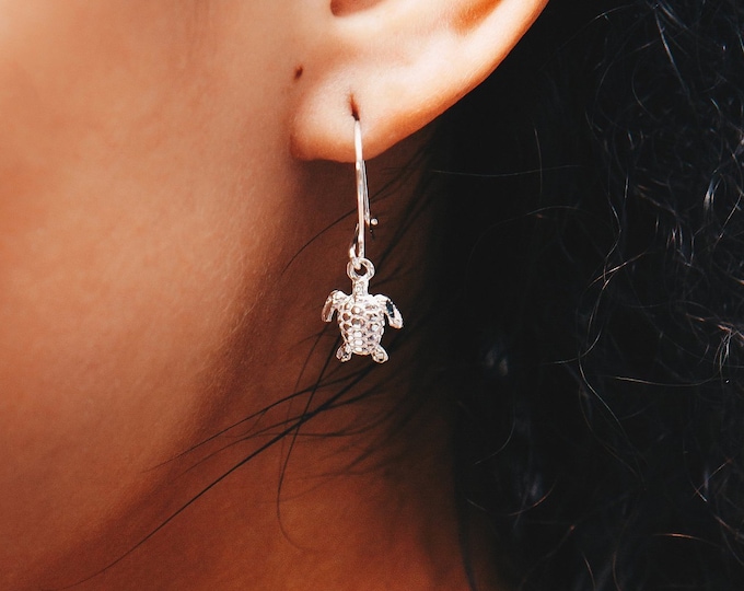 Small Caribbean Sea Turtle Earrings in .925 Sterling Silver