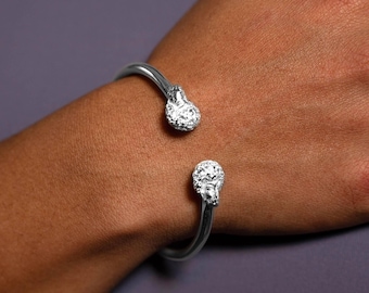 Minimalistic Handmade Bangle with Afro Heads in .925 Sterling Silver