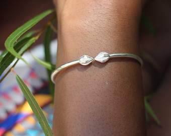 Minimalistic Handmade Bangle with Cocoa Pod motifs in .925 Sterling Silver