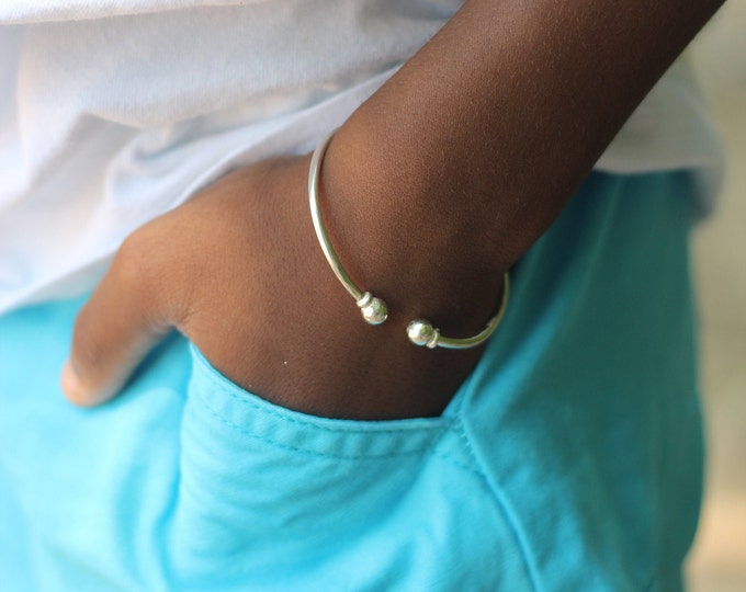 Minimalistic Handmade Bangle with Ball ends in .925 Sterling Silver