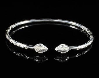 Baby and Child 110 Cocoa Pod West Indian Bangle in Sterling Silver .925