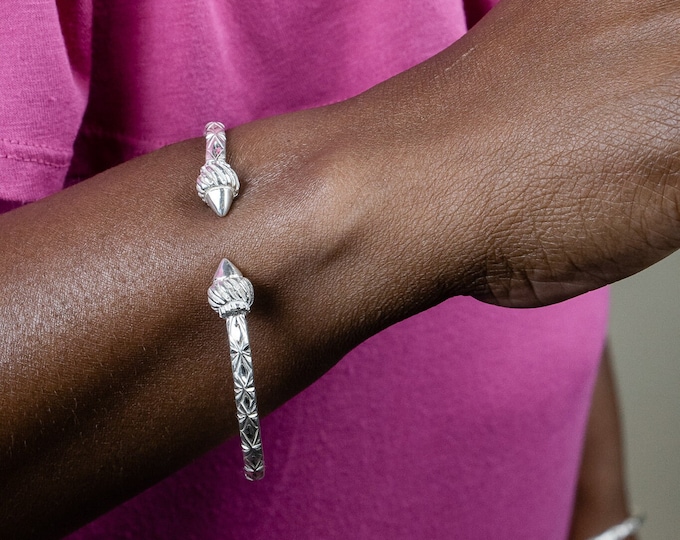 Sterling Silver West Indian Bangle: Claypso Pattern, Taj Mahal Ends