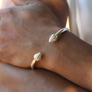 Thick Handmade West Indian Bangle with Cocoa Pod in Sterling Silver .925 Plain 230 guage