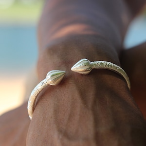 Thick Handmade West Indian Bangle with Cocoa Pod in Sterling Silver .925 Bamboo pattern 230 guage