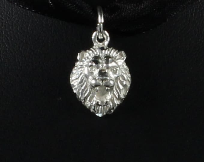 Small Lion Head Pendant with Chain in .925 Sterling Silver