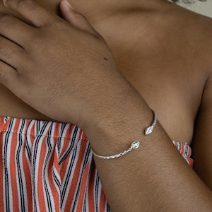 Thin 090 West Indian Bangle with Cocoa Pod Calypso Pattern Handmade in .925 Sterling Silver