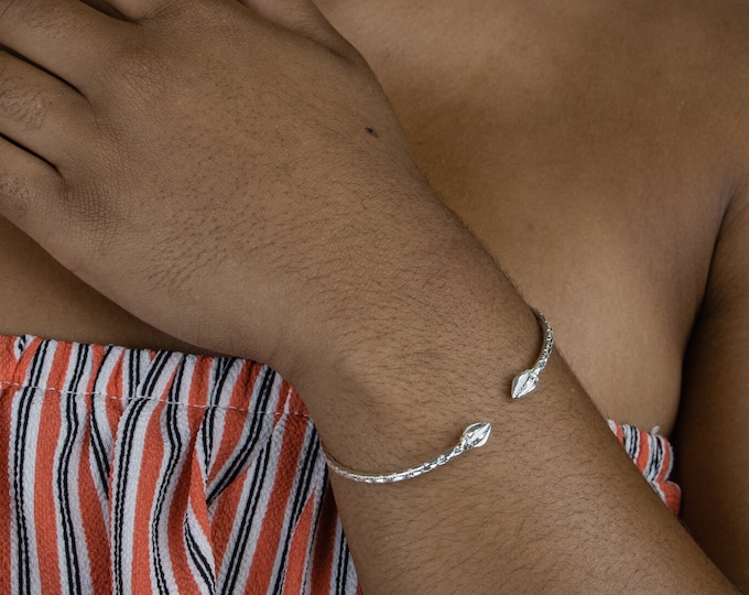 Handmade Sterling Silver West Indian Bangle: Cocoa Pod Calypso Pattern