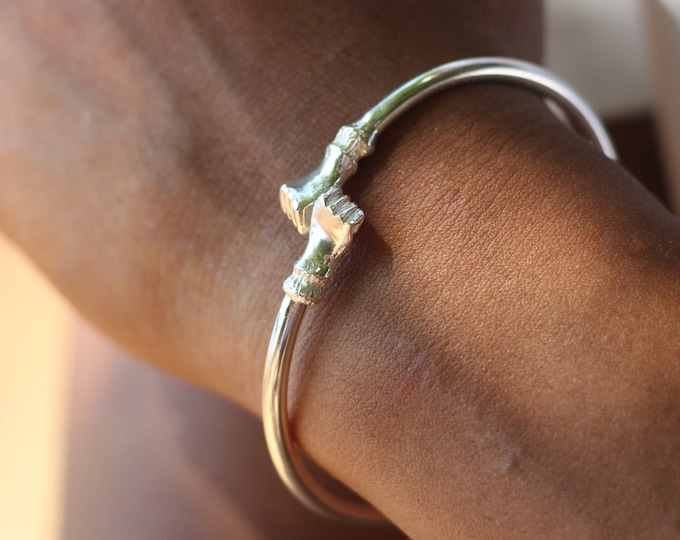 Minimalistic Handmade Bangle with Fists in .925 Sterling Silver