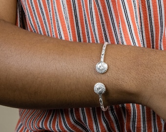 110 West Indian Bangle with Clam Shells and Diamante pattern Sterling Silver .925