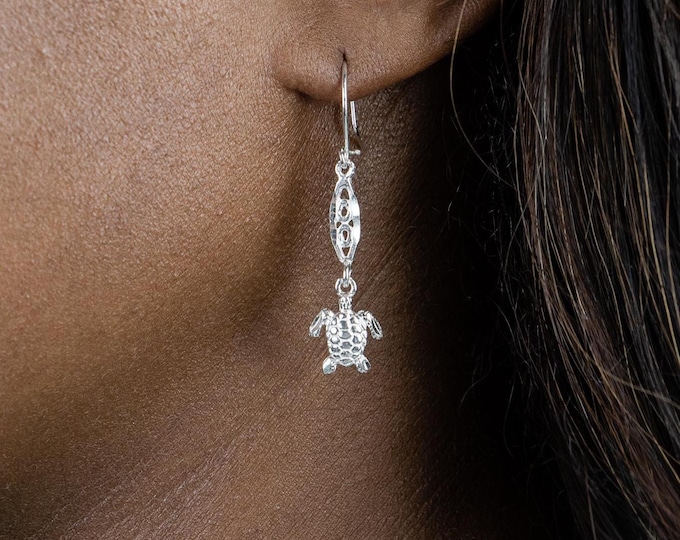 Small Turtle with Thin Extender Bar Earrings in .925 Sterling Silver