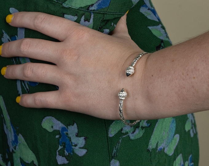Sterling Silver West Indian Bangle: Calypso Pattern Taj Mahal Ends
