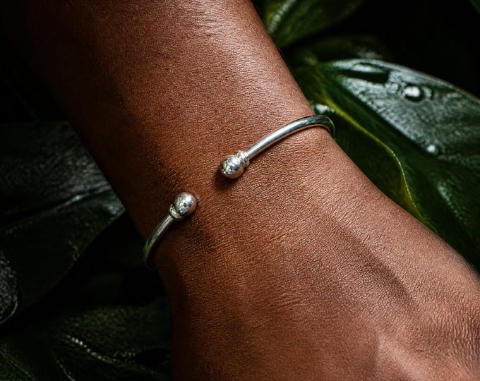 Minimalistic Handmade Bangle with Ball ends in .925 Sterling Silver