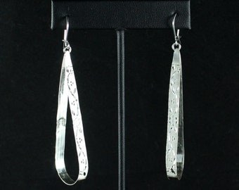 Caribbijou Wide Teardrop Earrings with Grapevine Pattern Handmade in .925 Sterling Silver