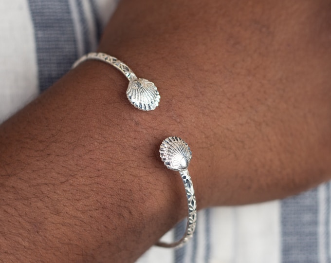 110 West Indian Bangle with Clam Shells and Calypso pattern Sterling Silver .925