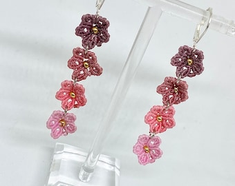 FLOWERPOWER - Fleurs roses Macramé / Boucles d’oreilles en Macramé / Fleurs Macramé / Bijoux Nature / Boho Jewelry / Bijoux Femme