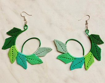 FOREST - Green Earrings in Macramé / Gift For Her / Micro Macramé / Nature Inspiration / Jewelry in Macramé