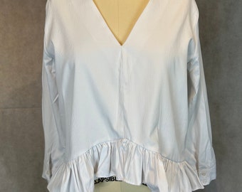 Preowned English Factory White v Neck Top with Ruffles at Hem - Crisp & Clean