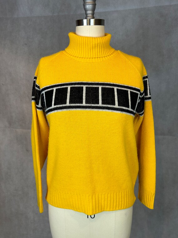 Vintage 1970s Iconic Taxi Yellow with Black Strip… - image 2