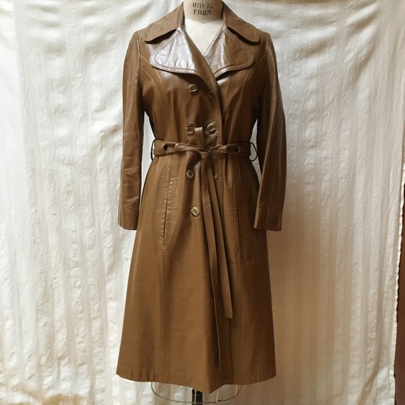 Vintage 1970s Women's Leather Trench Coat - High Q